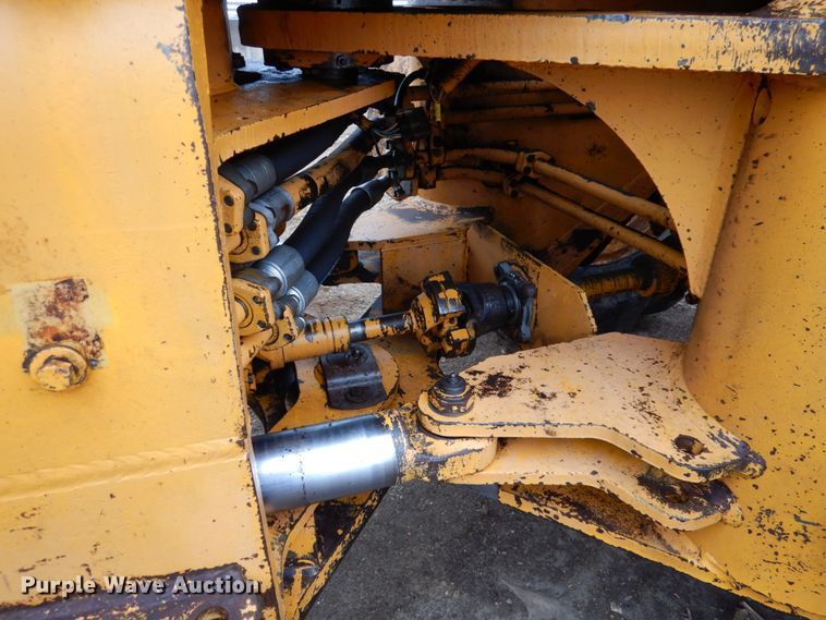 image for item FR9584 1979 John Deere JD444  wheel loader