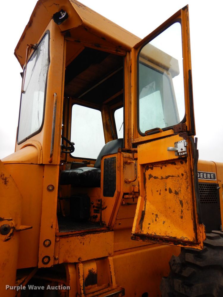 image for item FR9584 1979 John Deere JD444  wheel loader