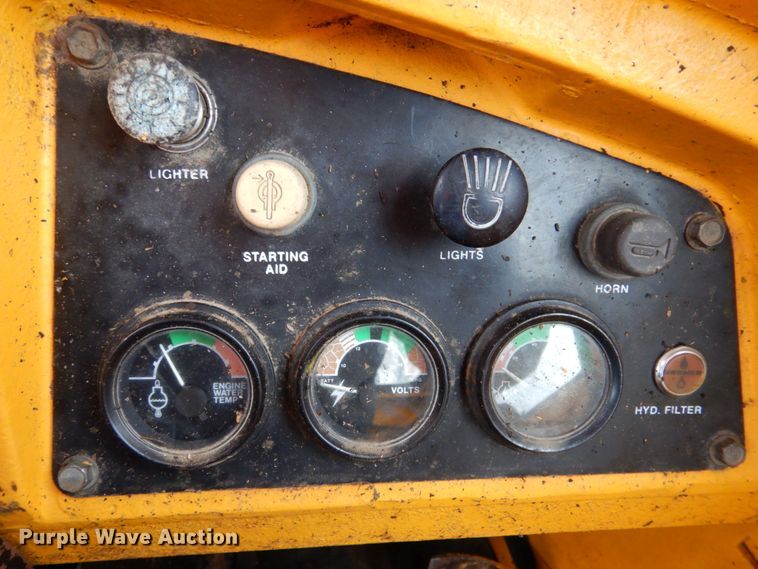 image for item FR9584 1979 John Deere JD444  wheel loader