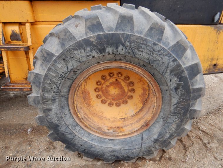 image for item FR9584 1979 John Deere JD444  wheel loader