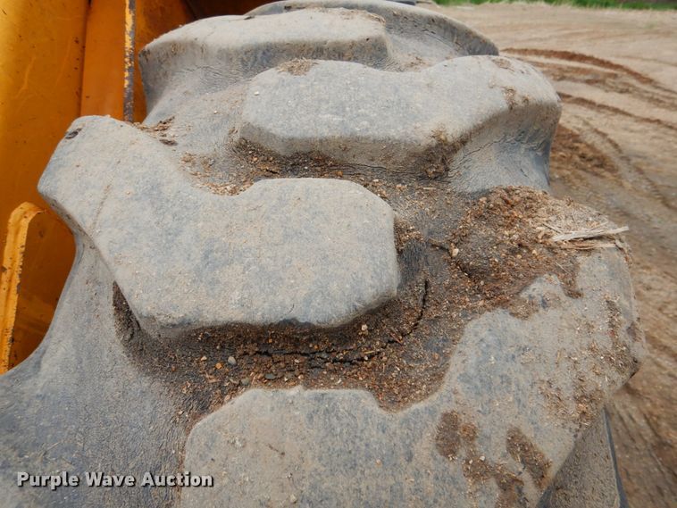 image for item FR9584 1979 John Deere JD444  wheel loader