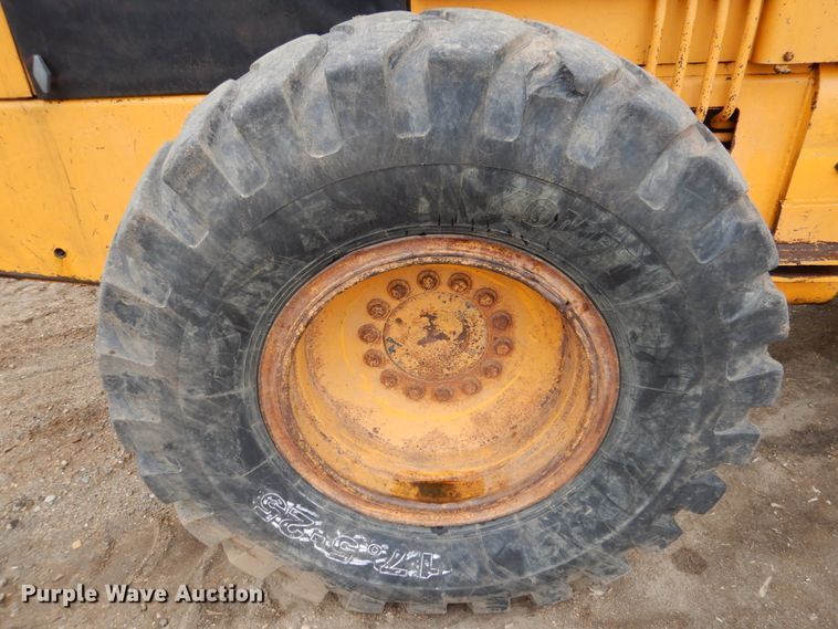 image for item FR9584 1979 John Deere JD444  wheel loader