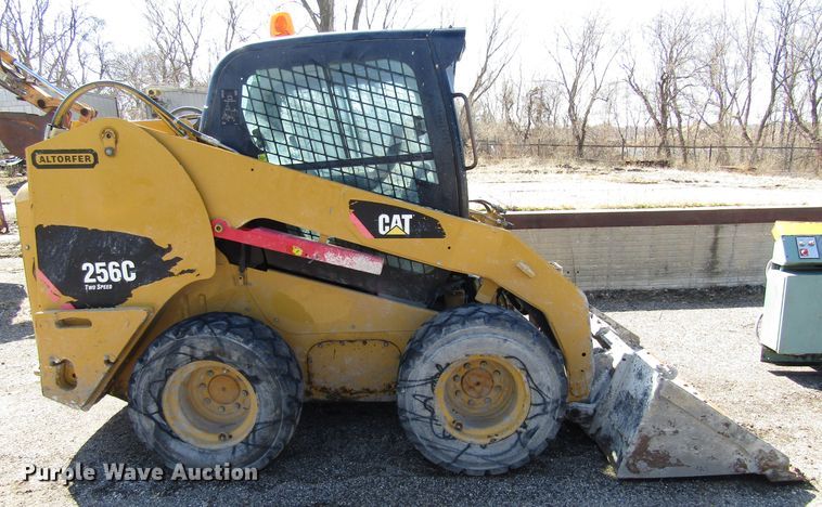 image for item GC9863 2010 Caterpillar 256C  skid steer loader