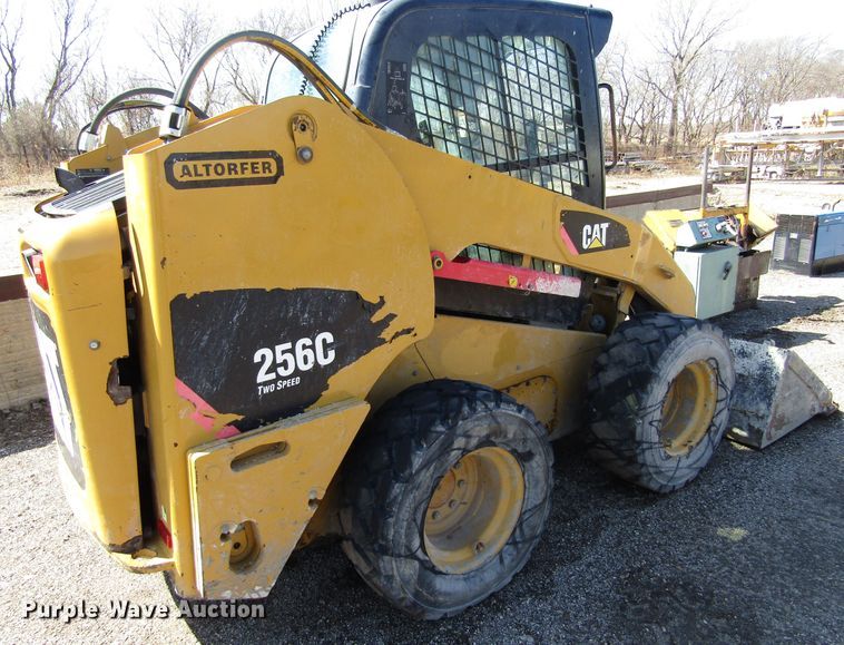 image for item GC9863 2010 Caterpillar 256C  skid steer loader