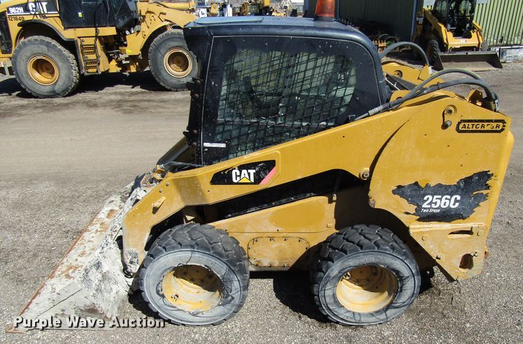 image for item GC9863 2010 Caterpillar 256C  skid steer loader