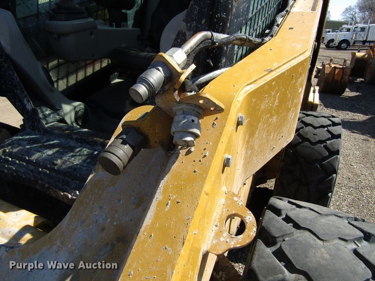 image for item GC9863 2010 Caterpillar 256C  skid steer loader