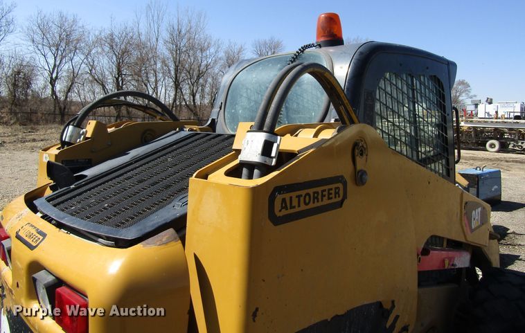 image for item GC9863 2010 Caterpillar 256C  skid steer loader