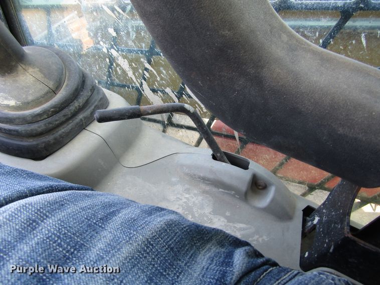 image for item GC9863 2010 Caterpillar 256C  skid steer loader