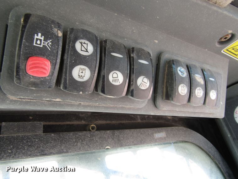 image for item GC9863 2010 Caterpillar 256C  skid steer loader