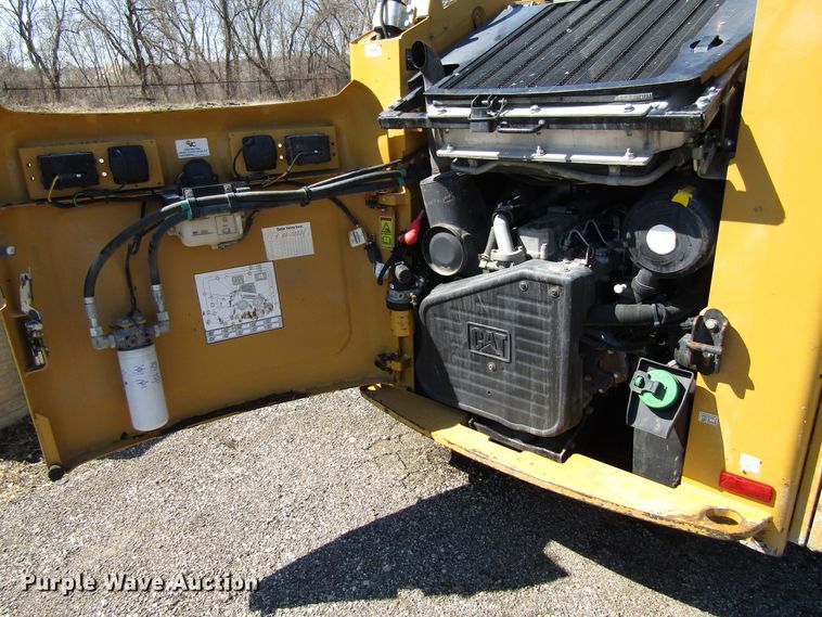 image for item GC9863 2010 Caterpillar 256C  skid steer loader