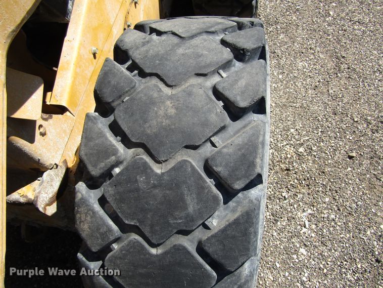 image for item GC9863 2010 Caterpillar 256C  skid steer loader