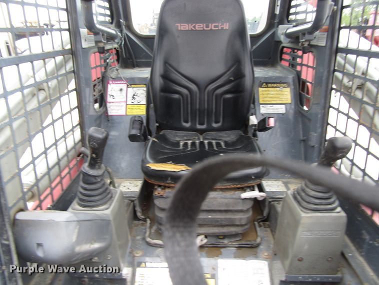 image for item GC9972 2005 Takeuchi TL150  tracked skid steer loader