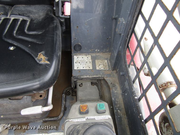 image for item GC9972 2005 Takeuchi TL150  tracked skid steer loader