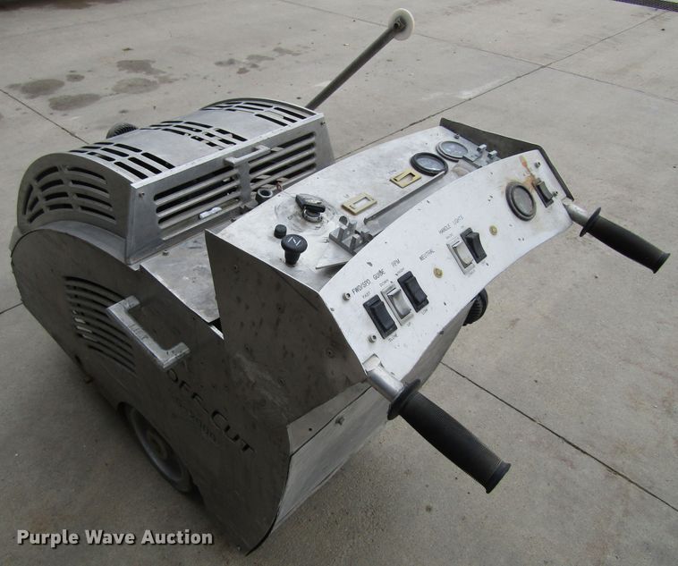 image for item GC9973 Soff-Cut G2000 concrete saw