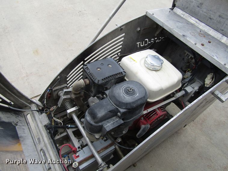 image for item GC9973 Soff-Cut G2000 concrete saw