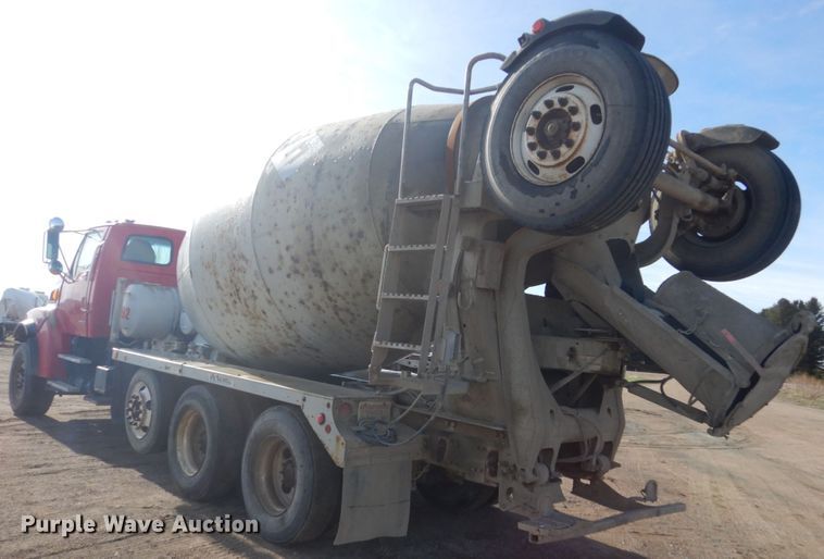 image for item HE9661 2007 Sterling LT9511  ready mix truck