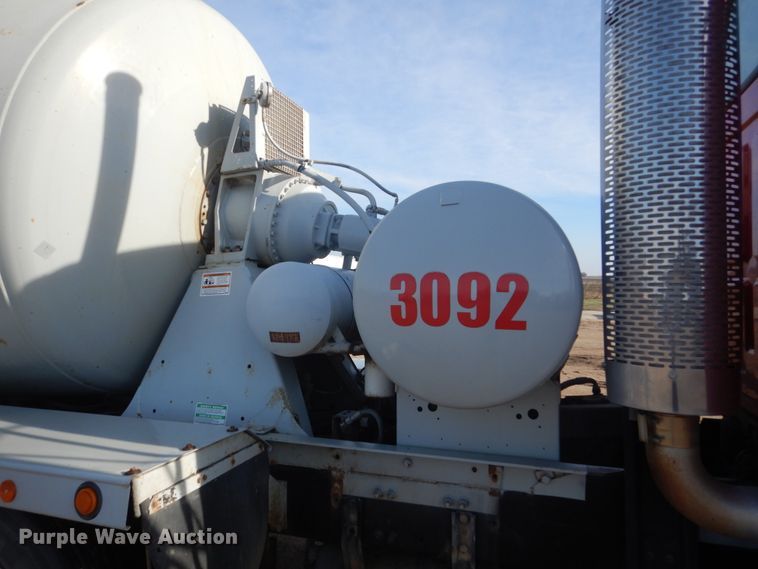 image for item HE9661 2007 Sterling LT9511  ready mix truck