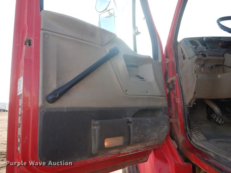 image for item HE9661 2007 Sterling LT9511  ready mix truck