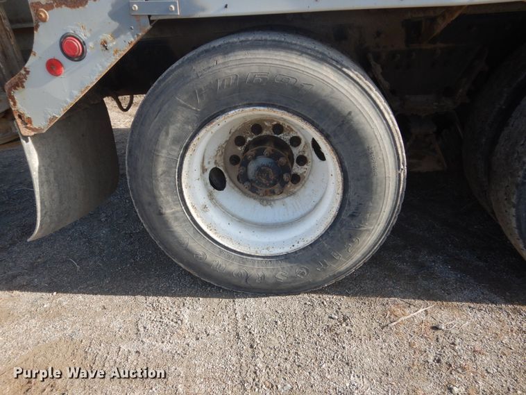 image for item HE9661 2007 Sterling LT9511  ready mix truck