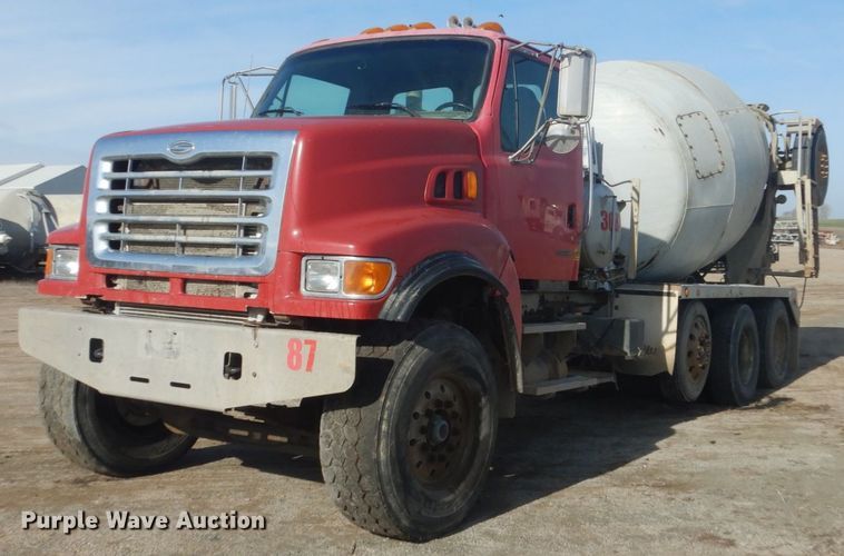 image for item HE9662 2007 Sterling LT9511  ready mix truck