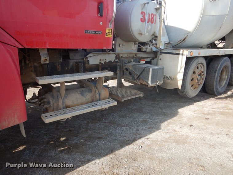 image for item HE9662 2007 Sterling LT9511  ready mix truck