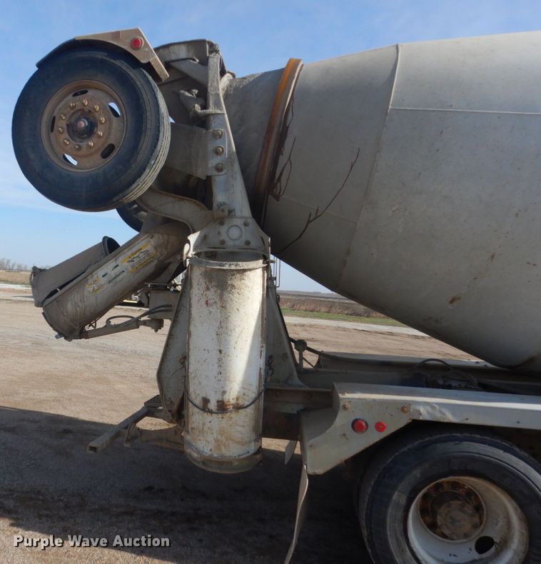 image for item HE9662 2007 Sterling LT9511  ready mix truck