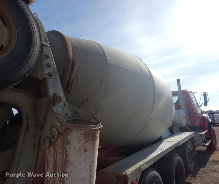 image for item HE9662 2007 Sterling LT9511  ready mix truck