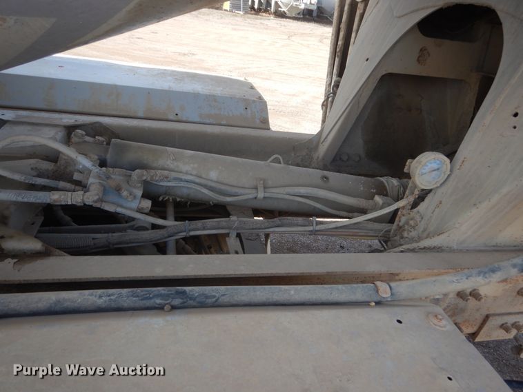 image for item HE9662 2007 Sterling LT9511  ready mix truck