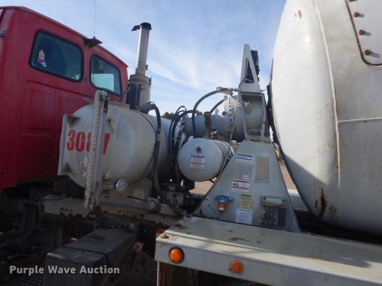 image for item HE9662 2007 Sterling LT9511  ready mix truck