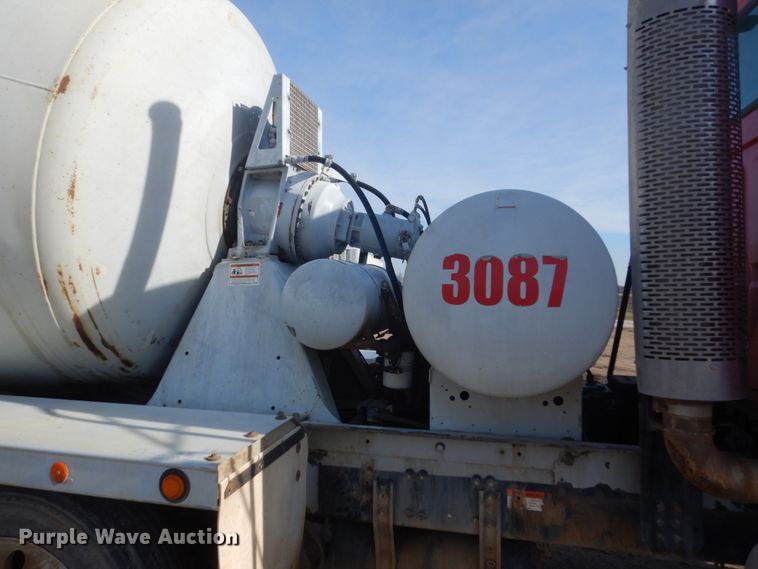 image for item HE9662 2007 Sterling LT9511  ready mix truck