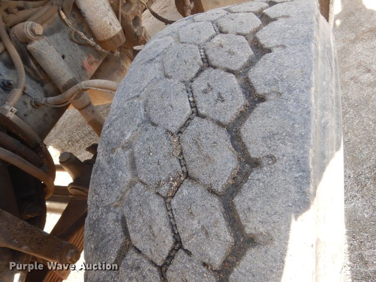 image for item HE9662 2007 Sterling LT9511  ready mix truck