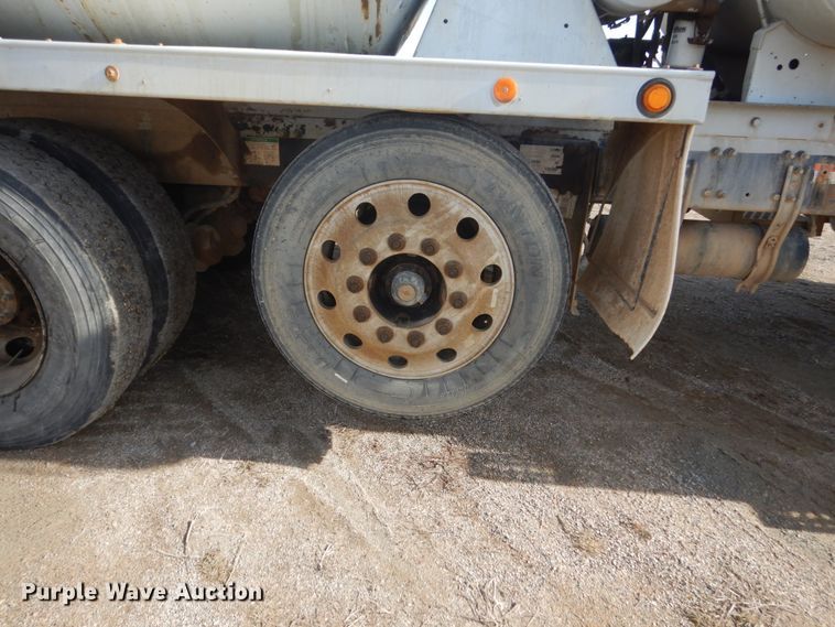 image for item HE9662 2007 Sterling LT9511  ready mix truck