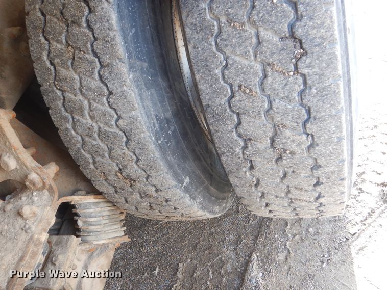 image for item HE9662 2007 Sterling LT9511  ready mix truck