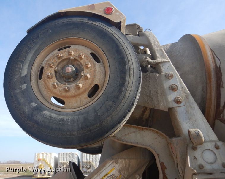 image for item HE9662 2007 Sterling LT9511  ready mix truck