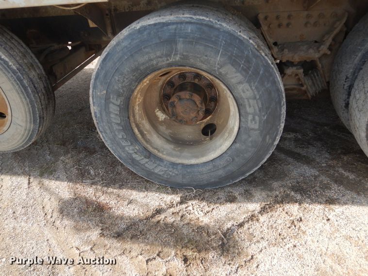 image for item HE9662 2007 Sterling LT9511  ready mix truck