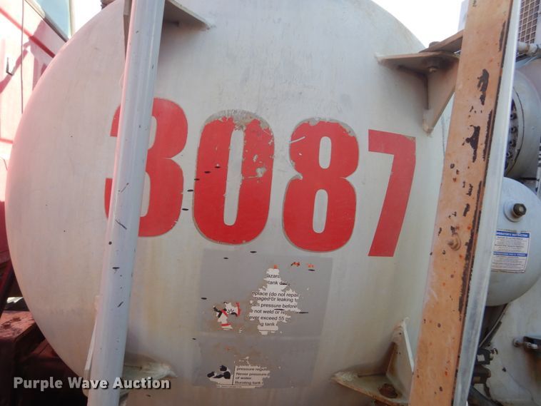 image for item HE9662 2007 Sterling LT9511  ready mix truck