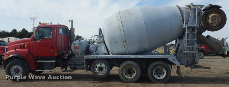 image for item HE9663 2003 Sterling LT9511  ready mix truck
