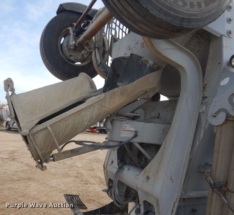 image for item HE9663 2003 Sterling LT9511  ready mix truck