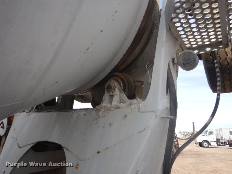 image for item HE9663 2003 Sterling LT9511  ready mix truck