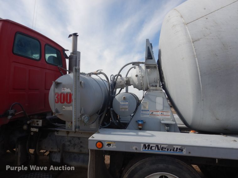 image for item HE9663 2003 Sterling LT9511  ready mix truck