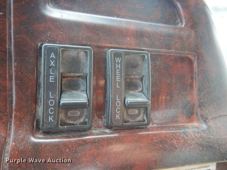 image for item HE9663 2003 Sterling LT9511  ready mix truck