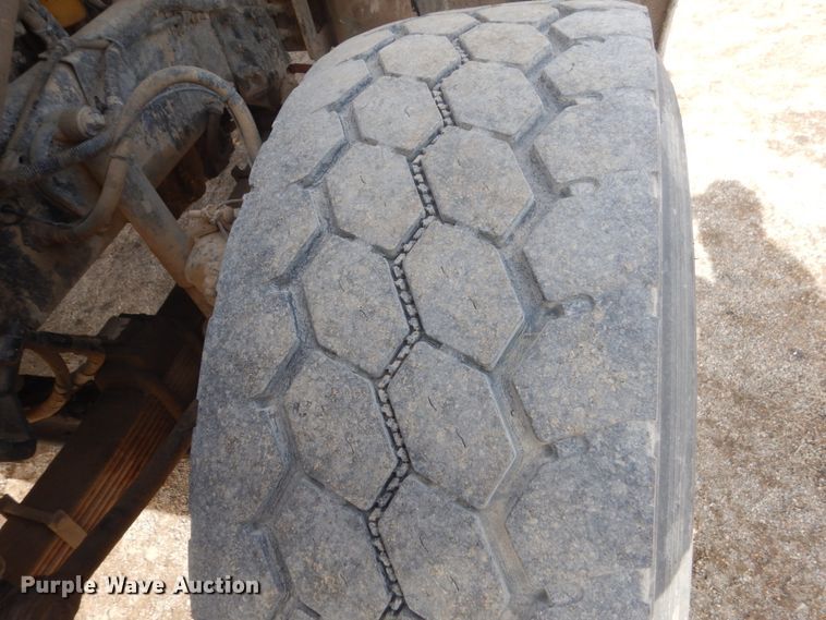 image for item HE9663 2003 Sterling LT9511  ready mix truck