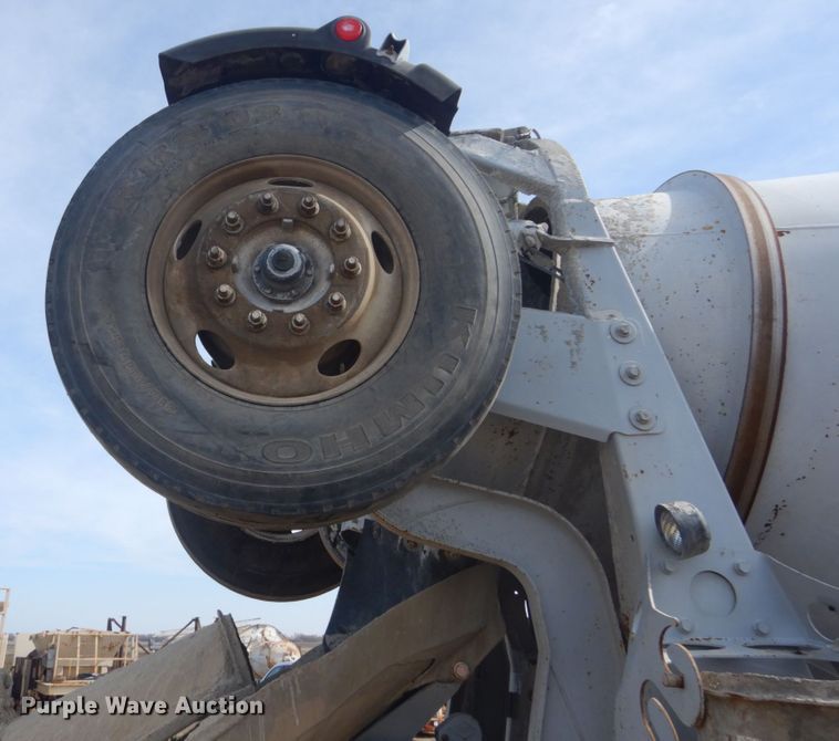 image for item HE9663 2003 Sterling LT9511  ready mix truck