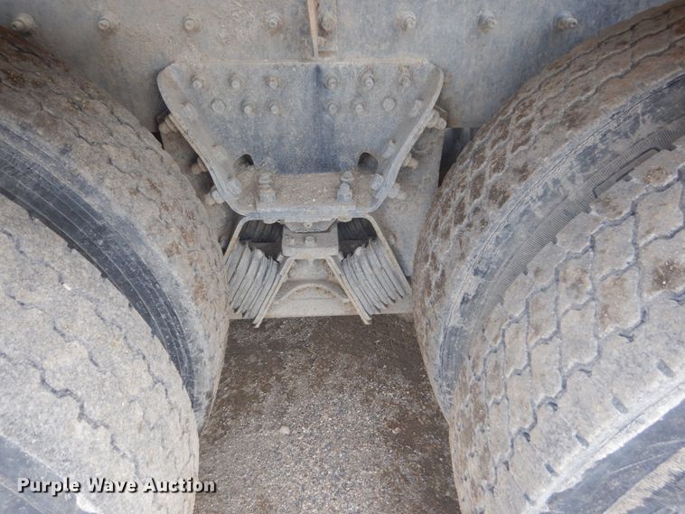 image for item HE9665 2007 Sterling LT9511  ready mix truck