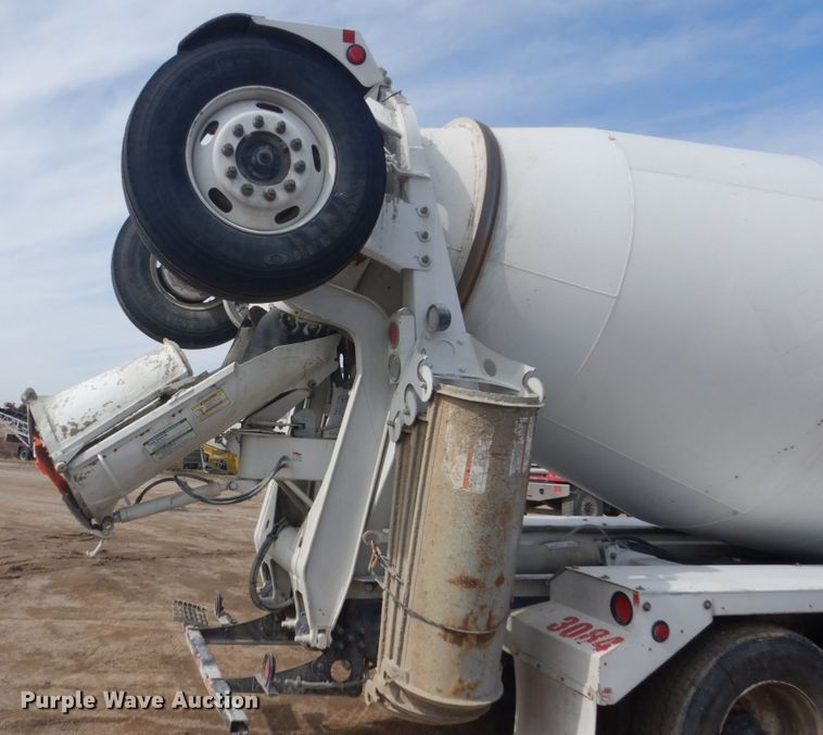 image for item HE9665 2007 Sterling LT9511  ready mix truck