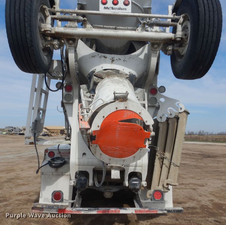 image for item HE9665 2007 Sterling LT9511  ready mix truck