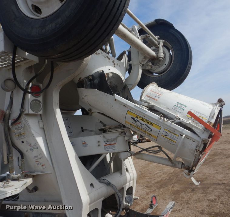 image for item HE9665 2007 Sterling LT9511  ready mix truck