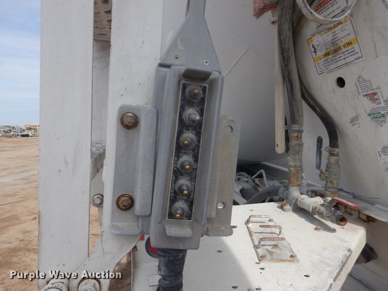 image for item HE9665 2007 Sterling LT9511  ready mix truck