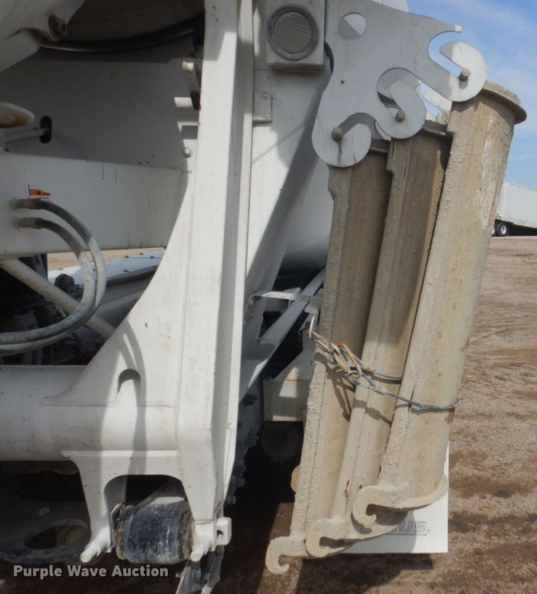 image for item HE9665 2007 Sterling LT9511  ready mix truck