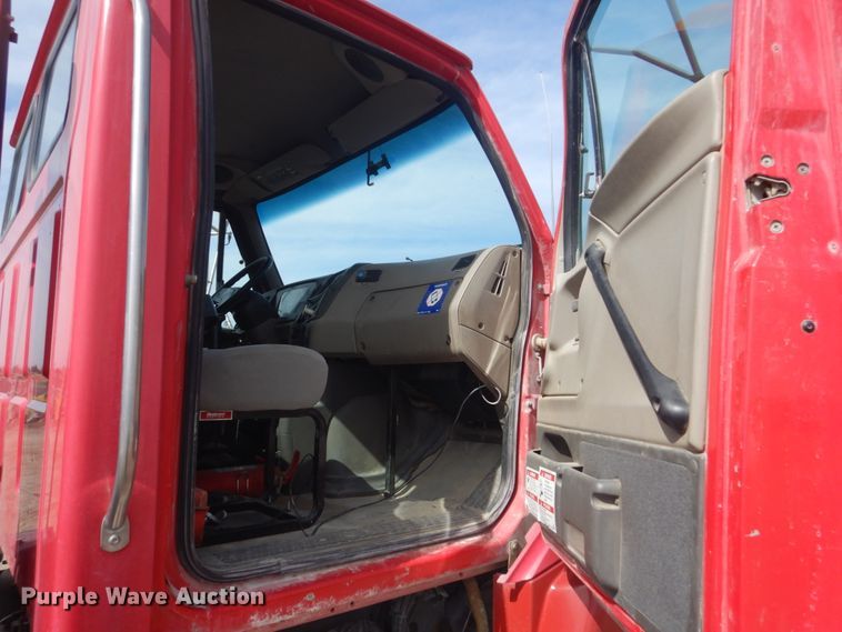 image for item HE9665 2007 Sterling LT9511  ready mix truck